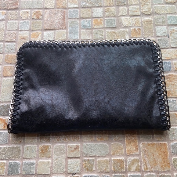 Gorgeous clutch! - Picture 1 of 3